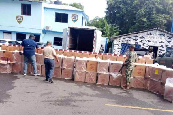 En el camión se ocupó 75 cajas de cigarrillos marca Capital, equivalente a 750,000 unidades.