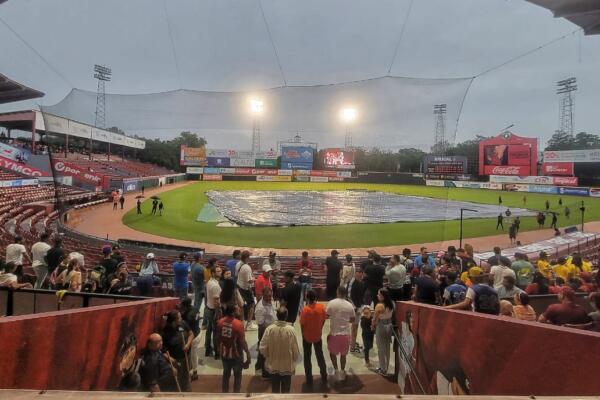 Estadio Julián Javier no pudo albergar duelo Águilas Gigantes por lluvia