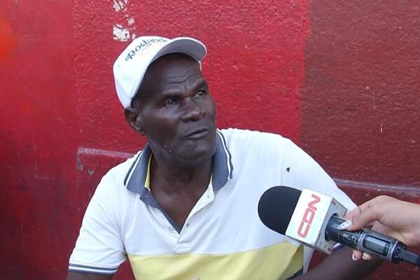 Haitianos residentes en República Dominicana dicen tener miedo de terminar repatriados y perder el sustento que tienen para sus familias.