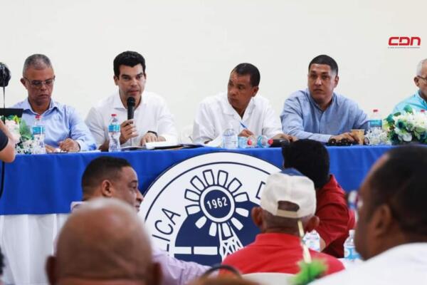 Wellington Arnaud, sostuvo una serie de encuentros con líderes comunitarios de la provincia La Altagracia y el municipio San Pedro de Macorís.(foto, fuente externa)