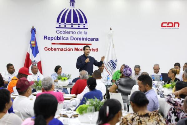 Wellington Arnaud, concluyó esta semana una serie de encuentros con líderes comunitarios.(foto, fuente externa)