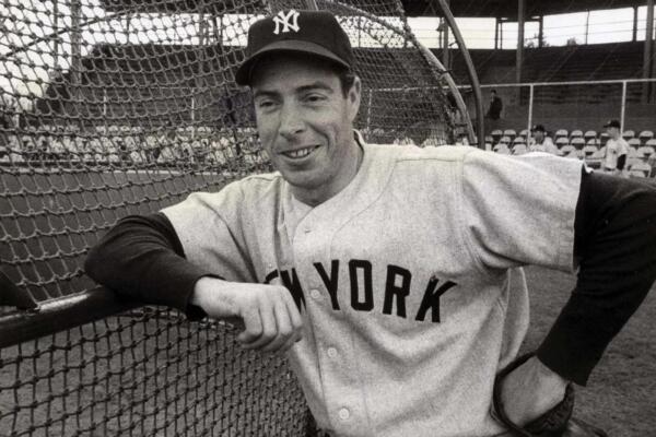 Joe DiMaggio, jugador de los Yankees de Nueva York, fue un jugador excepcional y recordamos que un día como nació esta leyenda del béisbol.