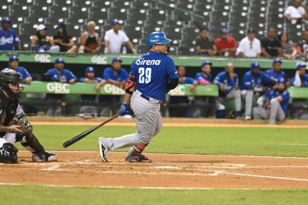 Jair Camargo ayudó al Licey a vencer a las Estrellas