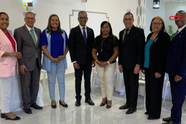 Luis Henry Molina encabezó un importante encuentro en Barahona. (foto, fuente externa)