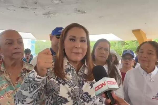 La ministra de la Mujer visitó Cotuí donde resaltó los avances en materia de reducir la violencia de género.