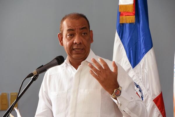 MOPC destaca avances en trabajos de construcción de carretera