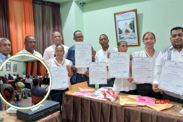 Feliz reafirmó su compromiso de trabajar por el progreso y el bienestar de los educadores de la región. Foto: Fuente externa 