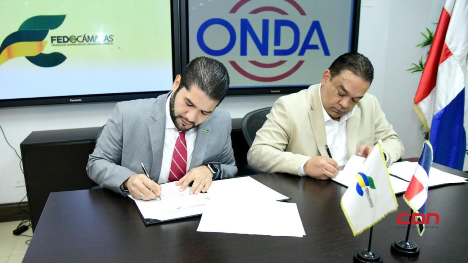 Firman acuerdo para proteger los derechos de autor en empresas