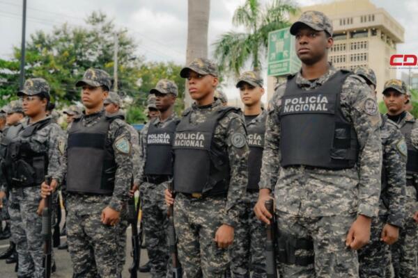 Policía Nacional aumenta número de agentes en las calles por Viernes Negro. (foto, fuente externa)