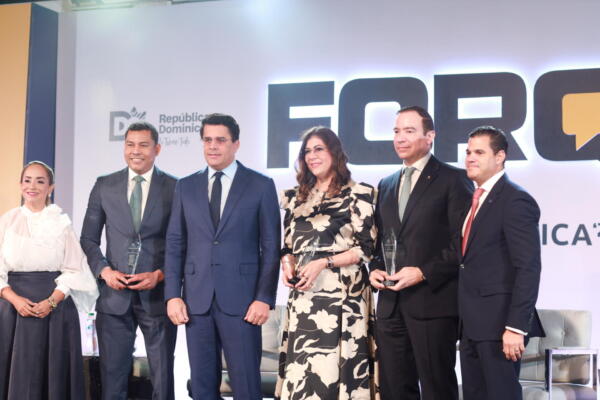 Aguie Lendor, Denis Rosario, David Collado, Ana Judith Alma Iglesias, Luis Molina Maríñez y David Llibre.
Foto: fuente externa