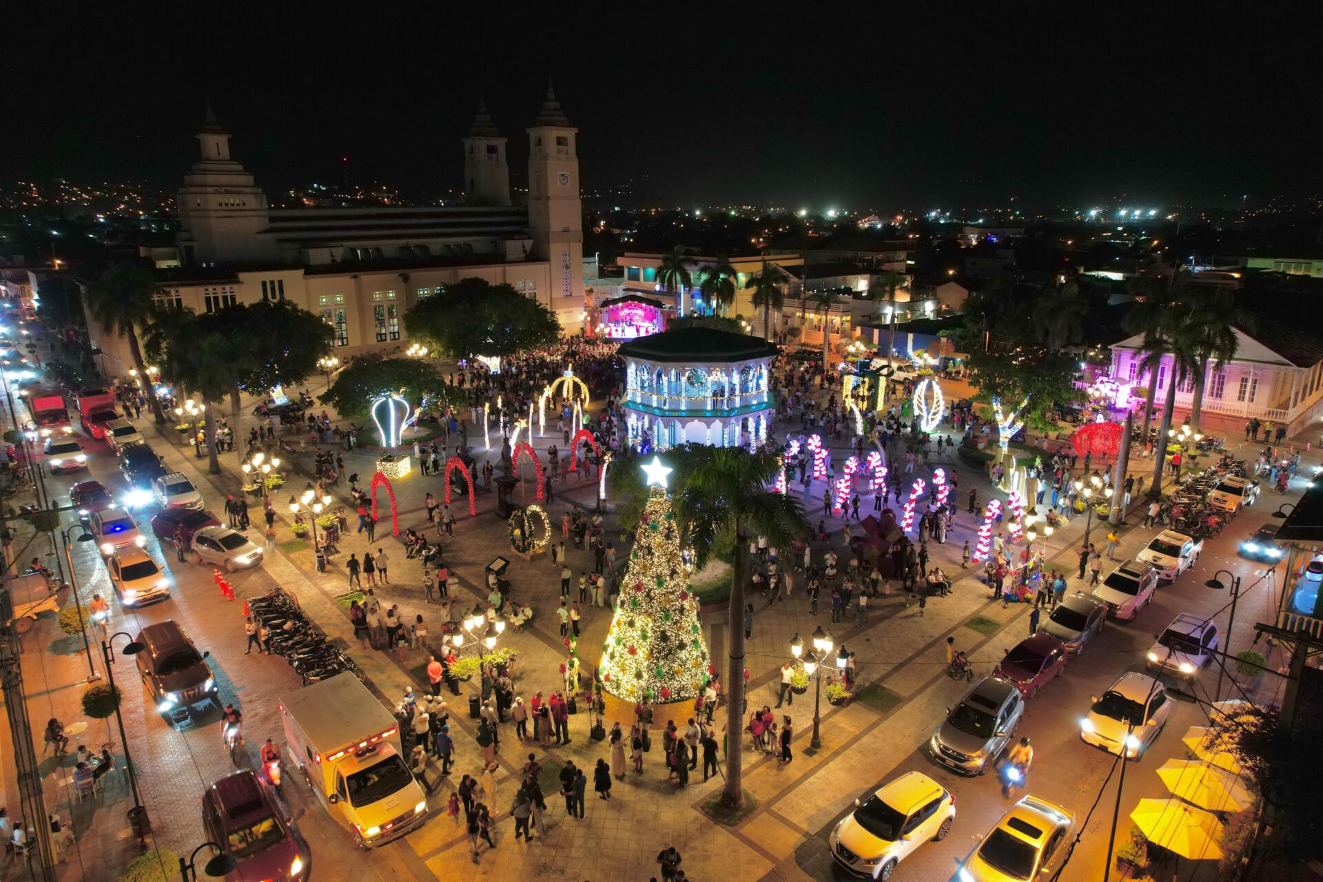 Roberto Ángel da inicio al programa Parques de Navidad en Puerto Plata (4)