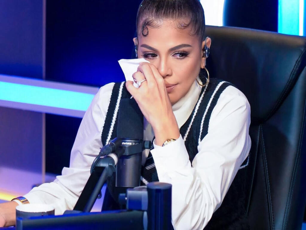 Tamara Martínez llora al narrar su historia con Emilio López