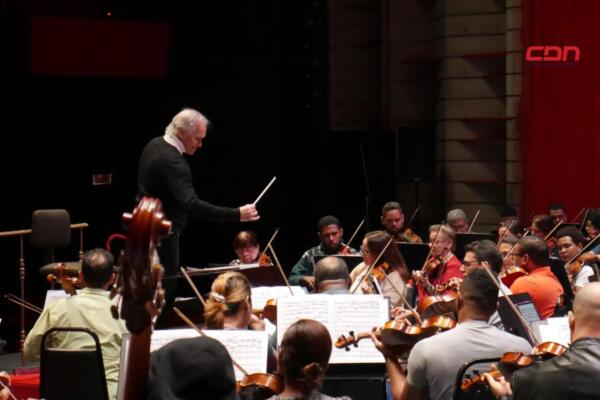 Gran asistencia al ensayo general del concierto de clausura de la Temporada 2024 de la Orquesta Sinfónica Nacional. (foto, fuente externa)