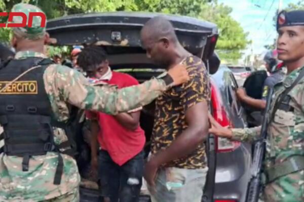 Nacionales haitianos apresados durante persecución en Mao.