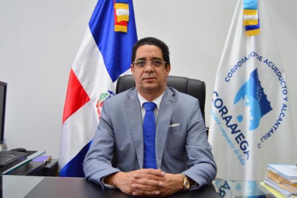 Omar Beato anunció el inicio de un ambicioso programa de ampliación de redes de agua potable y alcantarillado en este municipio. (foto, fuente externa)