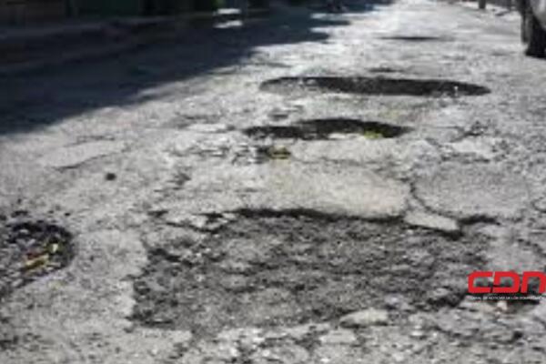 Virtudes Amador Vicente, presidenta de la Junta de Vecinos de Villa del Norte, expresó el cansancio de los residentes ante esta situación. Foto: Fuente externa 