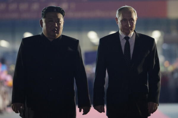 Vladimir Putin junto al líder norcoreano Kim Jong-un. EFE