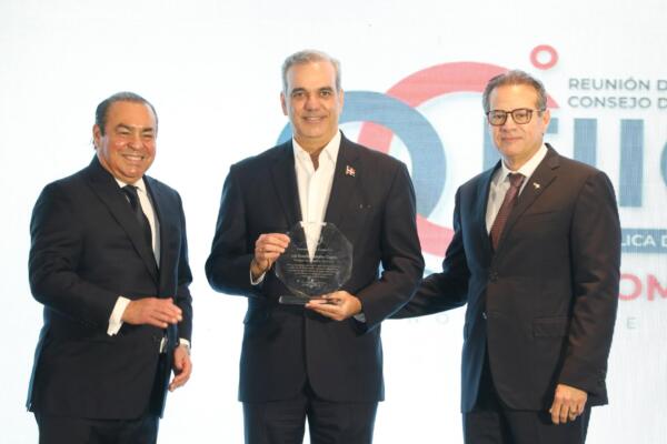 Cadocon reconoce al presidente Luis Abinader