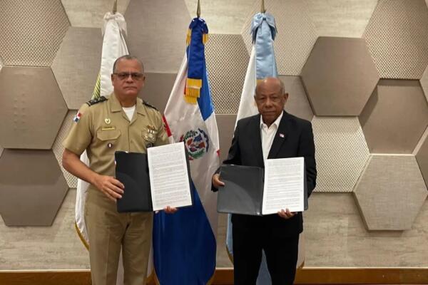 IAD y el MIDE firman acuerdo de donación de terrenos