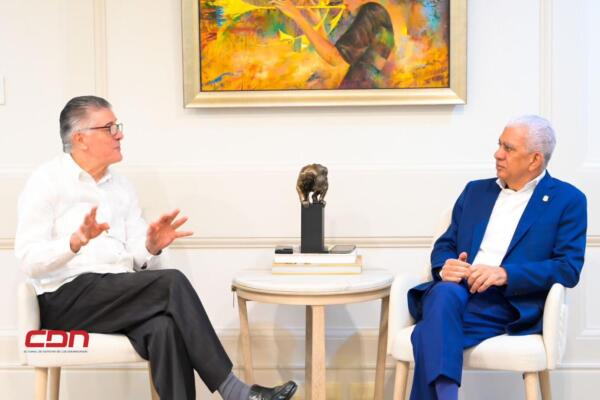 Roberto Santana, director de la Onaprep realizó una visita al presidente del Senado, Ricardo de los Santos.(foto, fuente externa)