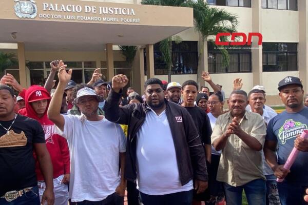 Fajardo guarda prisión por supuestamente ocupársele unos cuatro kilos de una sustancia que se presume es droga. Foto: CDN Digital 