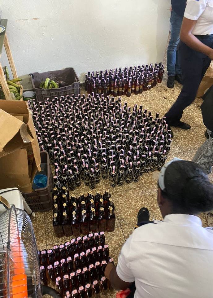 Operativo en La Victoria: Ocupan bebidas alcohólicas