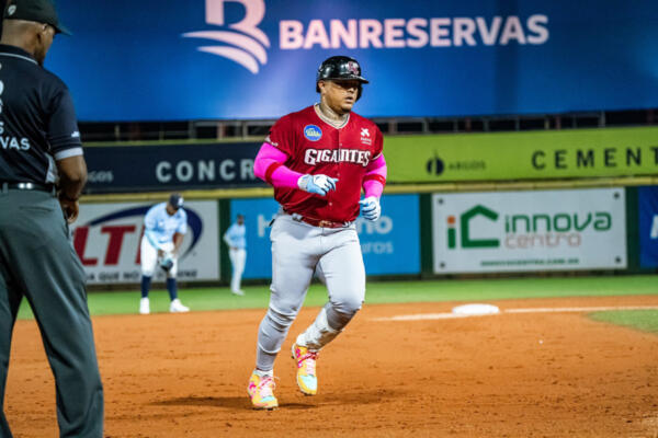 Los Gigantes vencieron al Licey este 27 de noviembre en la pelota invernal