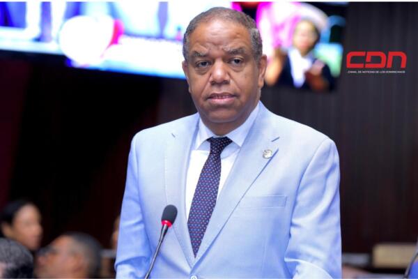 Diputado Danilo Díaz: Lo ocurrido en el Hospital Darío Contreras, es muestra de la falta de control migratorio.(foto, fuente externa)