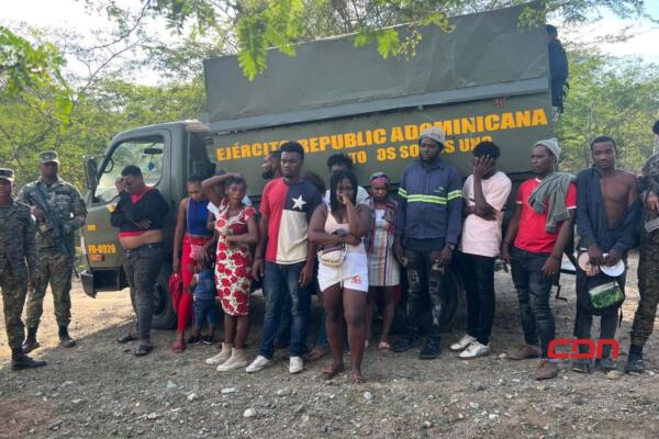 Ejército detiene dos dominicanos por tráfico de indocumentados en San Juan.(Foto, fuente externa)