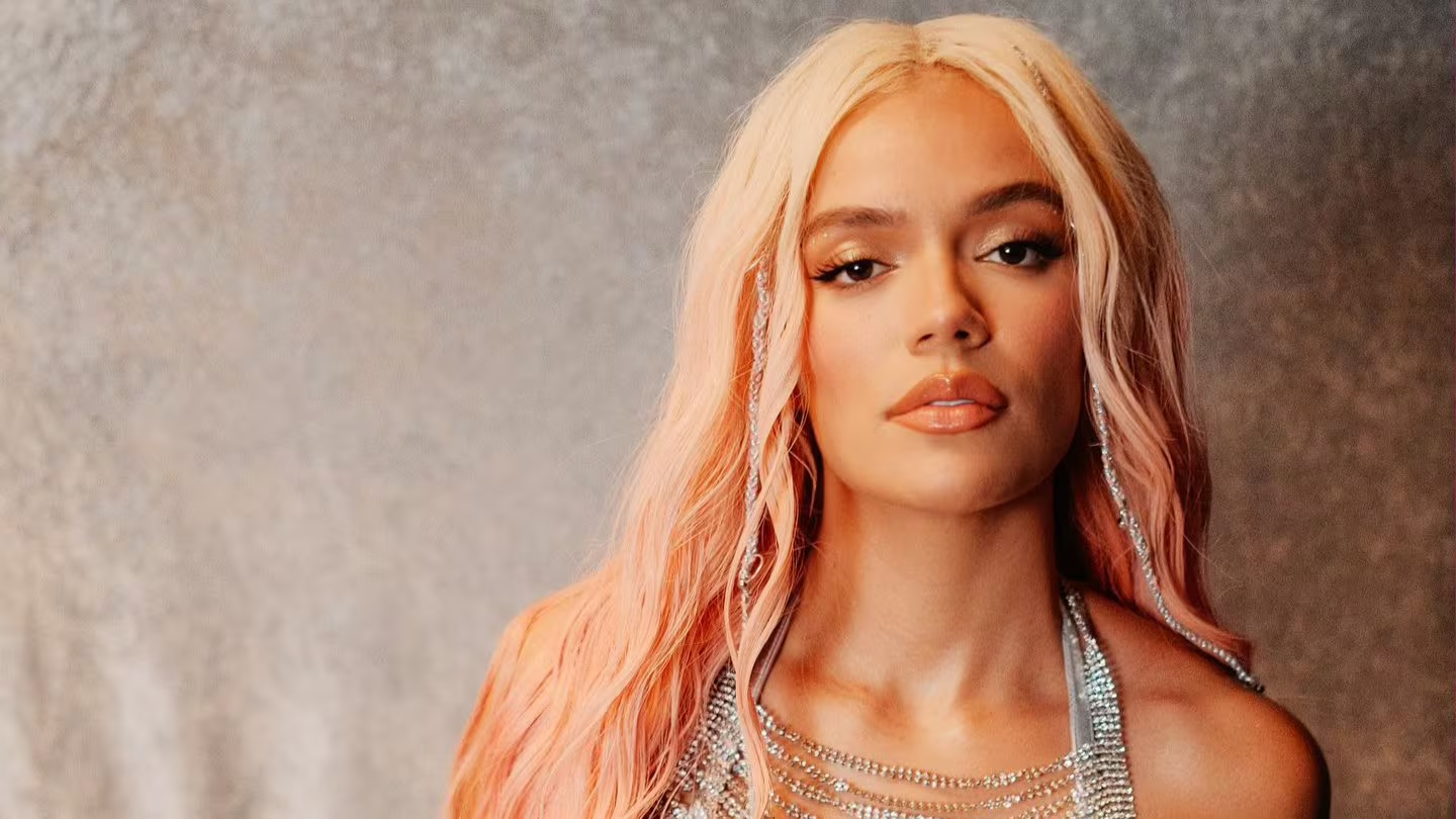 Destruyen a Karol G por canción donde sexualiza a menores