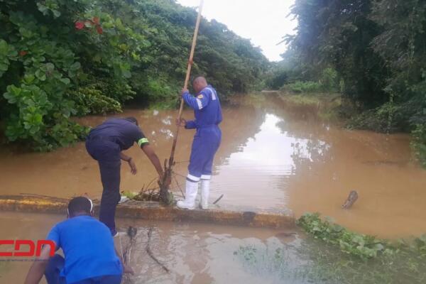 COE ha elevado a 24 el número de provincias en alerta debido a las intensas lluvias y las crecientes de ríos provocadas por una vaguada.(foto, fuente externa)
