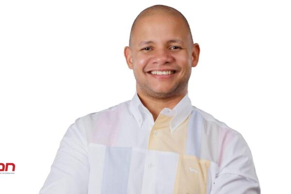 Regidor Raymond Núñez, reafirma validez de la renuncia de Amparo Custodio.(foto, fuente externa)