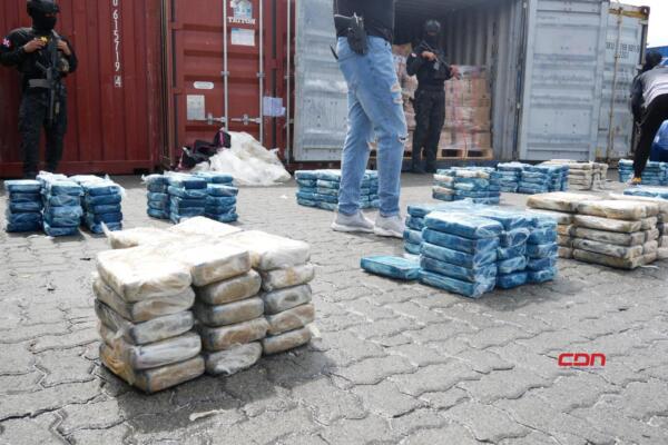 DNCD incauta 497 paquetes presumiblemente de cocaína en Caucedo.(foto, fuente externa)