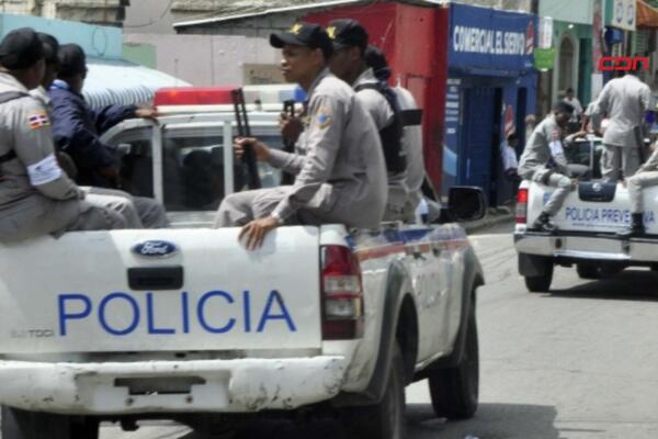 Policía Nacional apresa a cinco hombres en flagrante delito en San Cristóbal.(foto, fuente externa)