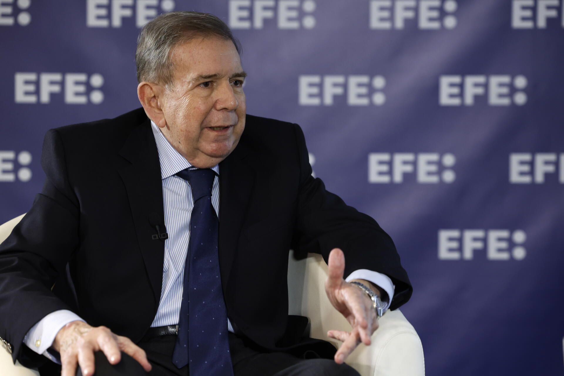 Bloque antichavista apoya postura de González Urrutia de "asumir" la Presidencia en enero