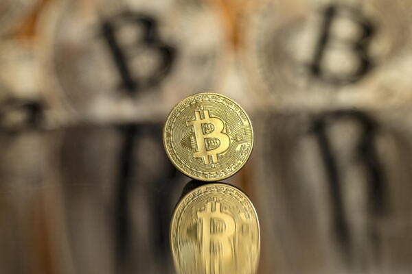Fotografía de archivo de una ilustración que muestra un Bitcoin simbólico