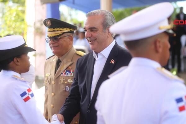 Presidente Abinader encabeza graduación de cadetes de la Fuerza Aérea. (foto, fuente externa)