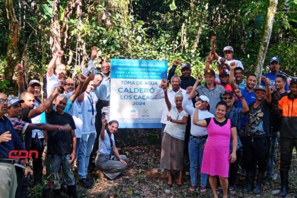 Entregan acueductos a comunitarios de Los Cacaos, San Cristóbal. (foto, fuente externa)