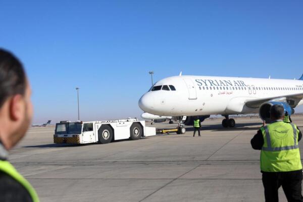 El primer avión comercial despegó este miércoles del Aeropuerto Internacional de Damasco luego de la caída del régimen de Bachar al Asad (foto: EFE)