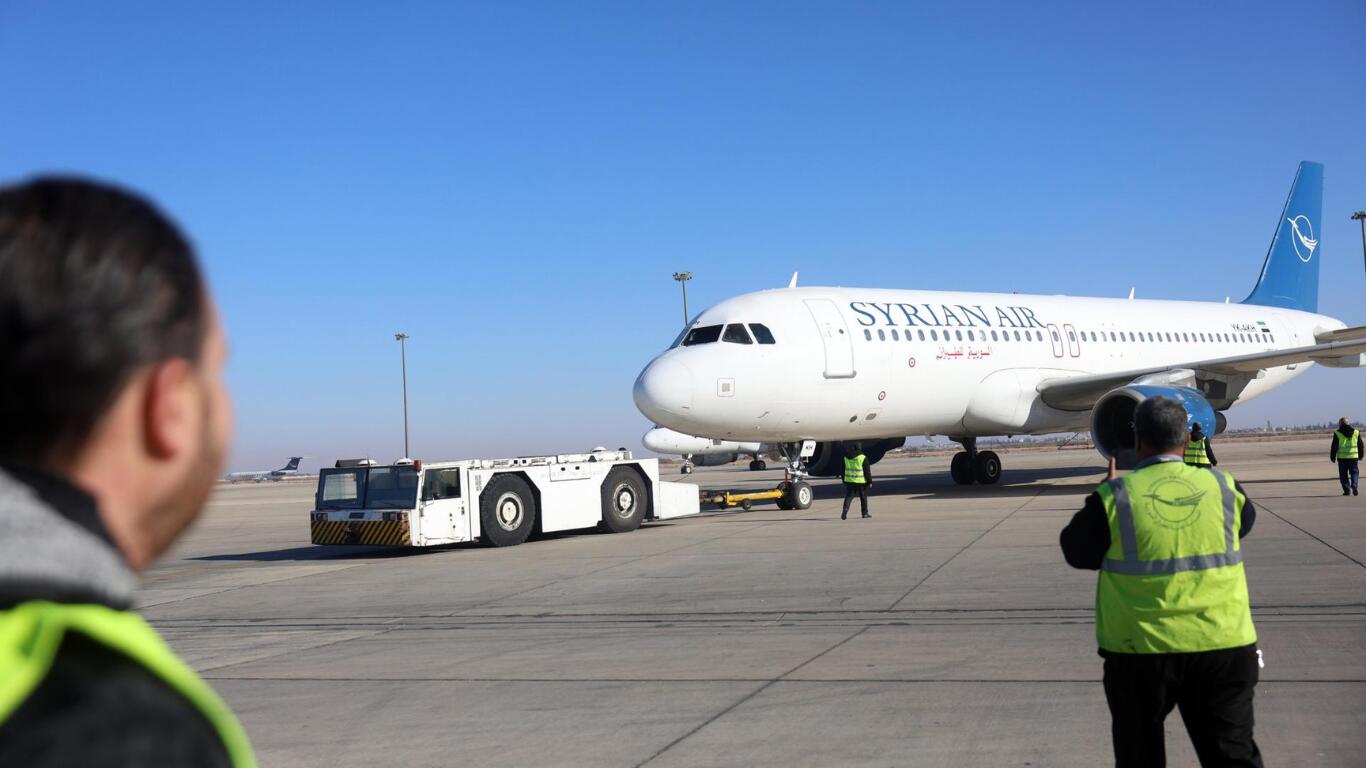 El primer avión comercial despegó este miércoles del Aeropuerto Internacional de Damasco luego de la caída del régimen de Bachar al Asad.