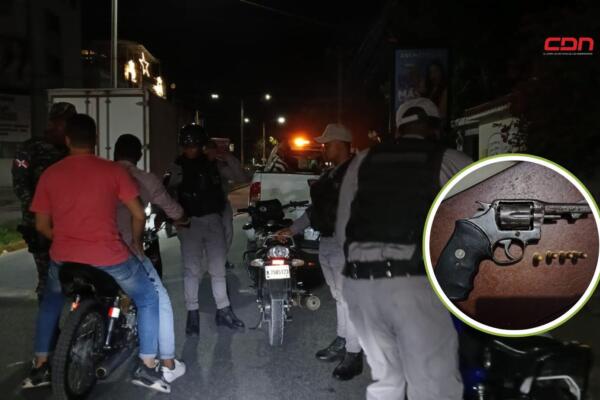 El arma la ocuparon a un hombre al que detuvieron durante un operativo realizado en el sector Palmarito, en Barahona. Foto: Fuente externa 