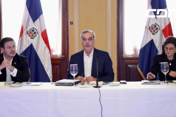 El presidente Luis Abinader y la vicepresidenta Raquel Peña presentan 