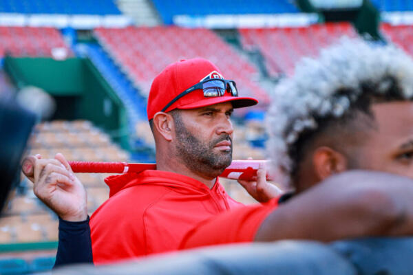 “Nos sentimos cómodos con los pitchers que van a tirar porque son lanzadores que controlan muy bien el “running game”, lo que ayuda mucho a los catchers. Como equipo el enfoque es llegar preparados al juego de este viernes y tratar de ganar un partido a la vez, un pitcheo a la vez, un turno a la vez”, indicó Albert Pujols .