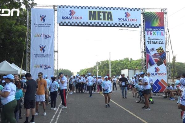 Cientos de personas participaron participan en el maratón 3 y 6k del Patronato Cibao de Rehabilitación en Santiago en su sexta edición. Foto: CDN Digital