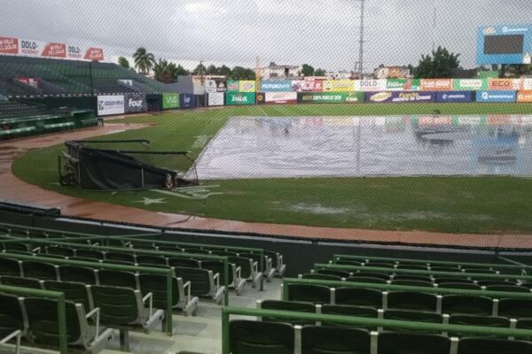 La meta de las Estrellas en este momento, en el torneo de béisbol profesional de la República Dominicana, es terminar su Serie Regular en el primer lugar, afirmó el mánager del club, Fernando Tatis.