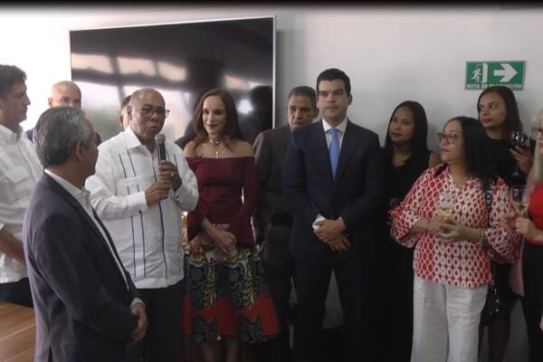 Ejecutivos de equipos de la LDF y de la Fedofútbol, entrenadores y otros técnicos jugadores, periodistas y allegados al balompié dominicano disfrutaron de una par de horas de música y esparcimiento con exquisitos alimentos y bebidas.