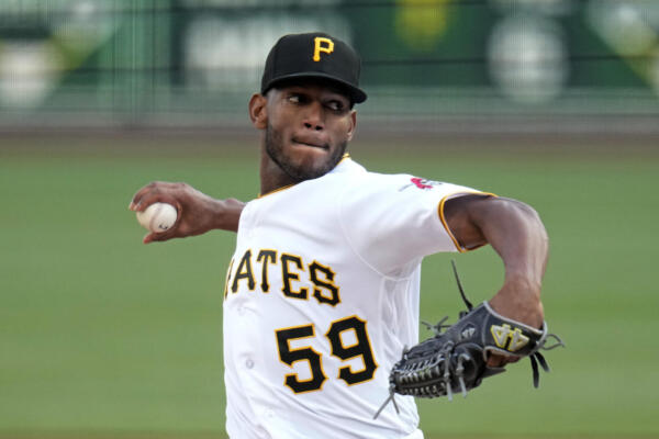 Roansy Contreras se une a un bullpen de los Rojos que lideró la Liga Nacional en derrotas la temporada pasada, con 37. 