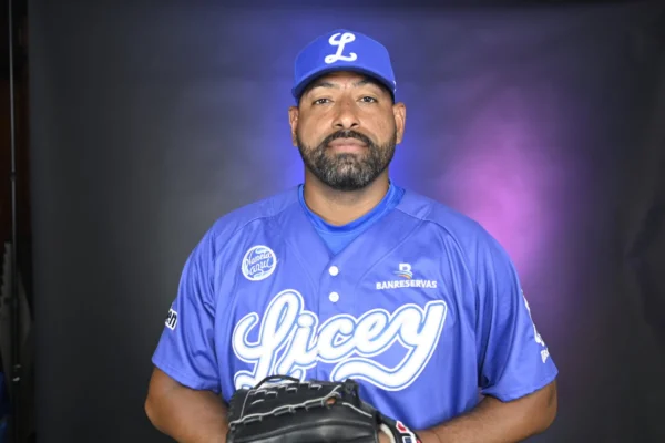 César Valdez subirá al montículo este viernes a las 7:30 de la noche cuando el conjunto azul reciba la visita de los Leones del Escogido en el Estadio Quisqueya Juan Marichal. El estelar lanzador derecho no ha concedido bases por bolas en la temporada en la cual ha trabajado durante 30.1 entradas con 19 ponchados.