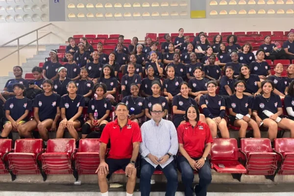 Milagros Cabral, la ex capitana de las “Reinas del Caribe” y actual directora general del proyecto de selecciones nacionales de voleibol