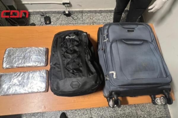 El extranjero de 20 años está siendo entregado a la Jurisdicción de Atención Permanente de la provincia Santo Domingo.